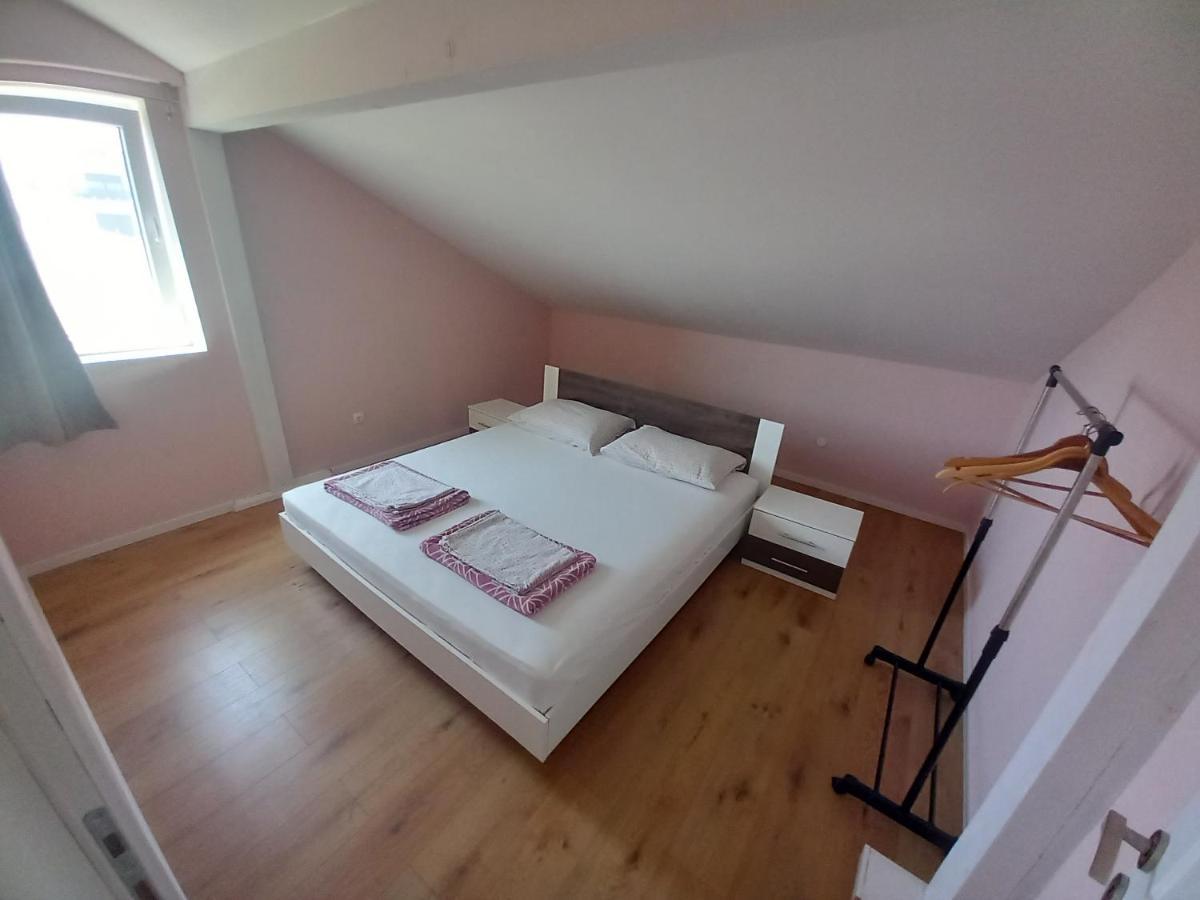 One Bedroom Loft Apartment With Nice View Nin Eksteriør bilde